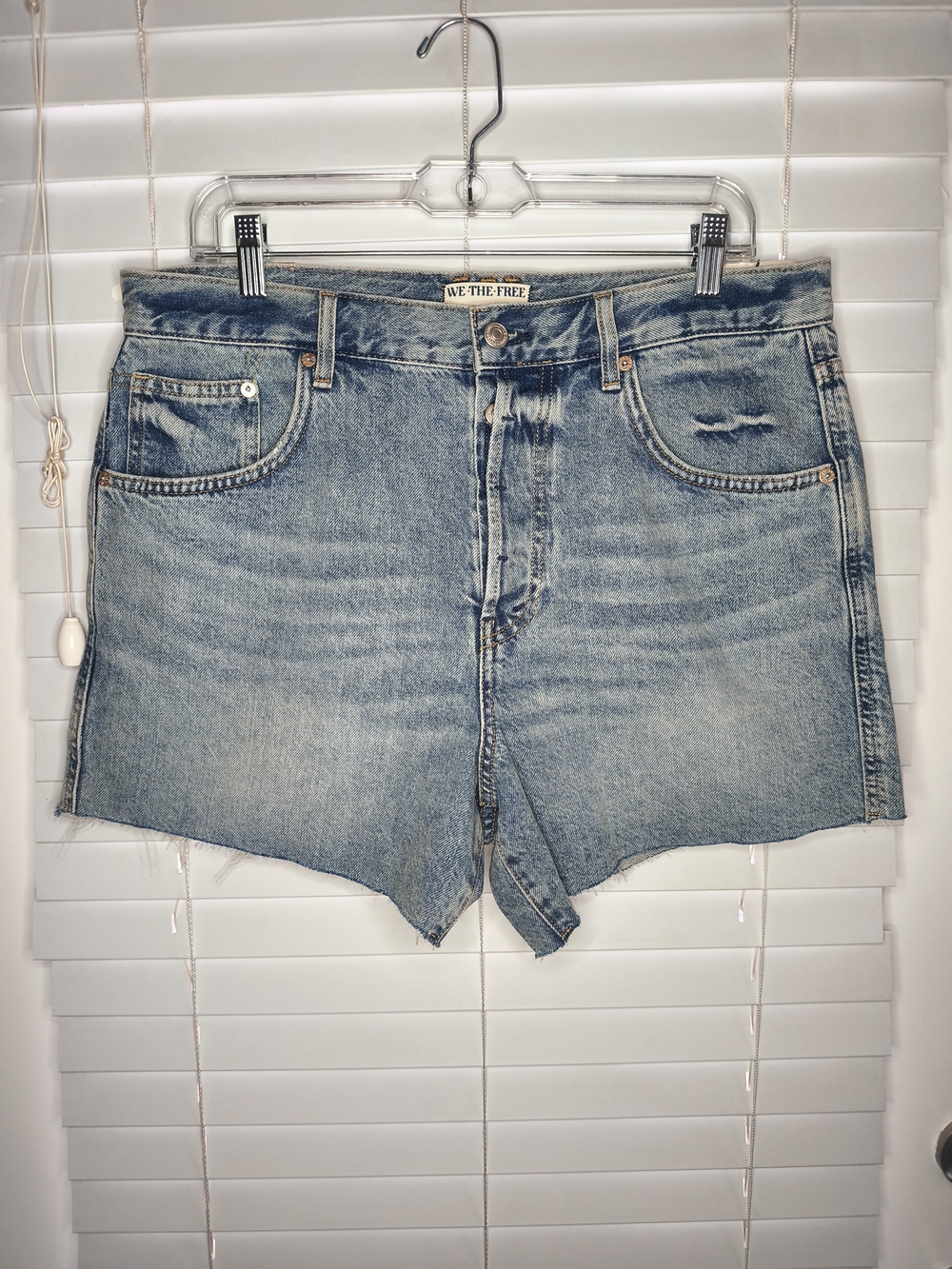Free People We The Free Ivy Mid Rise Button Fly Denim Cutoff Shorts Sz 30 NWT